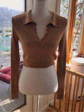 Cropped Ribbed Polo Sweater - Camel